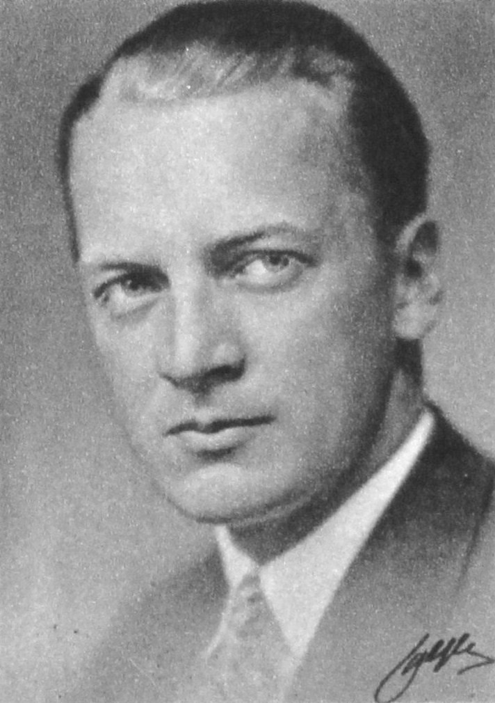 Black and white portrait of the Swedish director Alf Sjöberg in 1942.