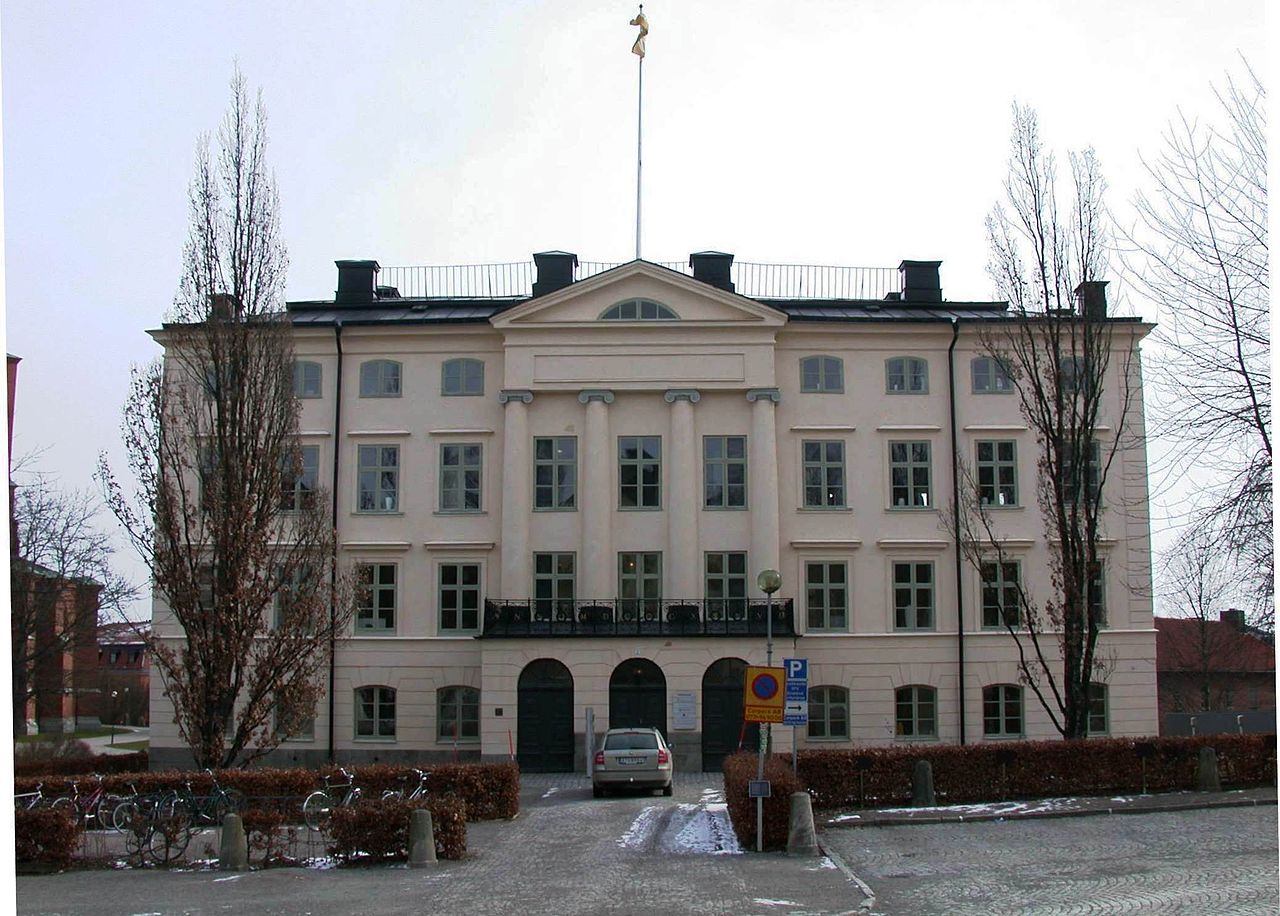 Large Swedish building in daytime, the former headquarters of the Swedish State Institute for Racial Biology which was founded in 1922.
