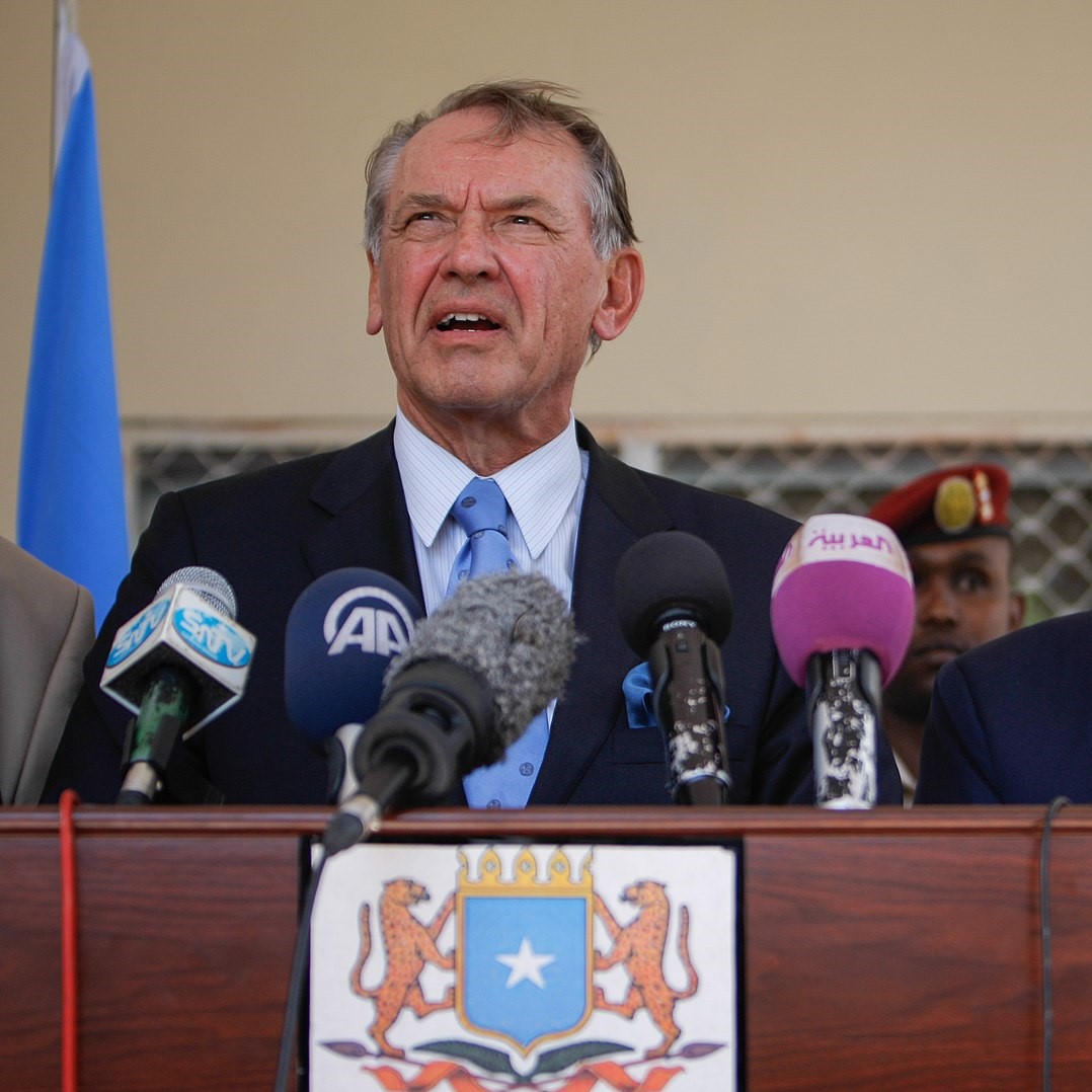 Jan Eliasson in the capacity of United Nations Deputy Secretary-General, holding a speach in Somalia.