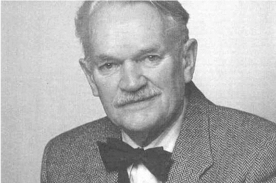 Black and white photo portrait of Niels Erik Bank-Mikkelsen on his 75th birthday