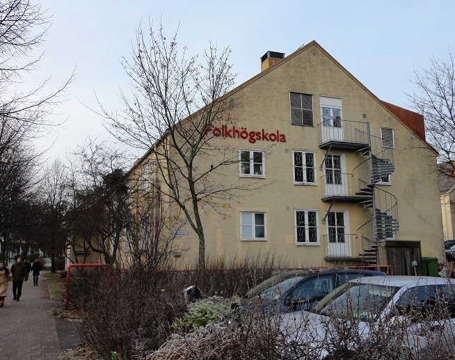 A large building on the street.